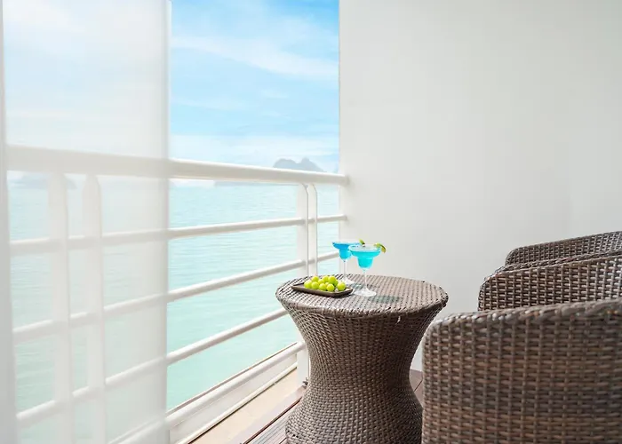Sea Coral Cruise Lan Ha Bay  5*