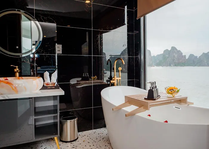 Sea Coral Cruise Lan Ha Bay 5*