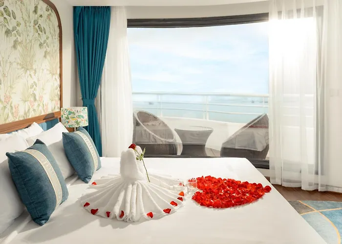  Sea Coral Cruise Lan Ha Bay 5*